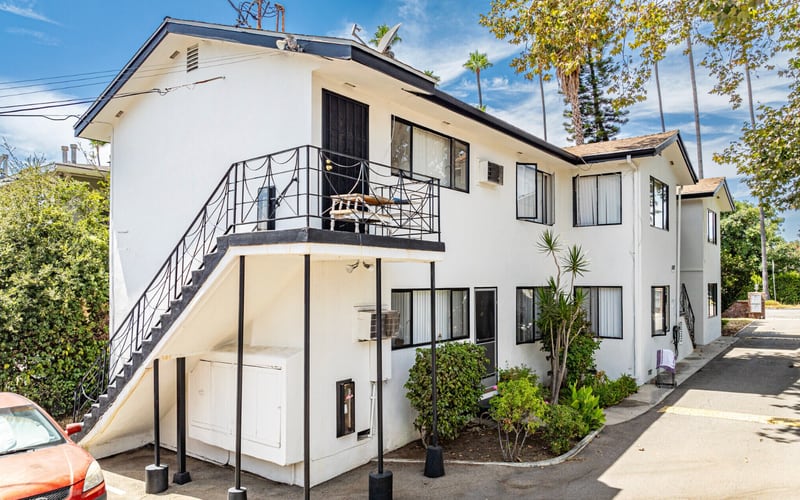 3 Star Garden Apartments, Urban