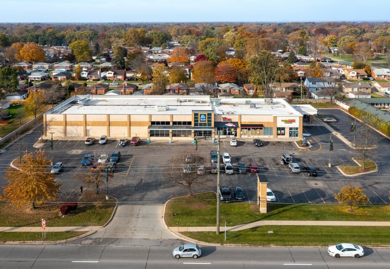 Hard discount grocery store formats and real estate